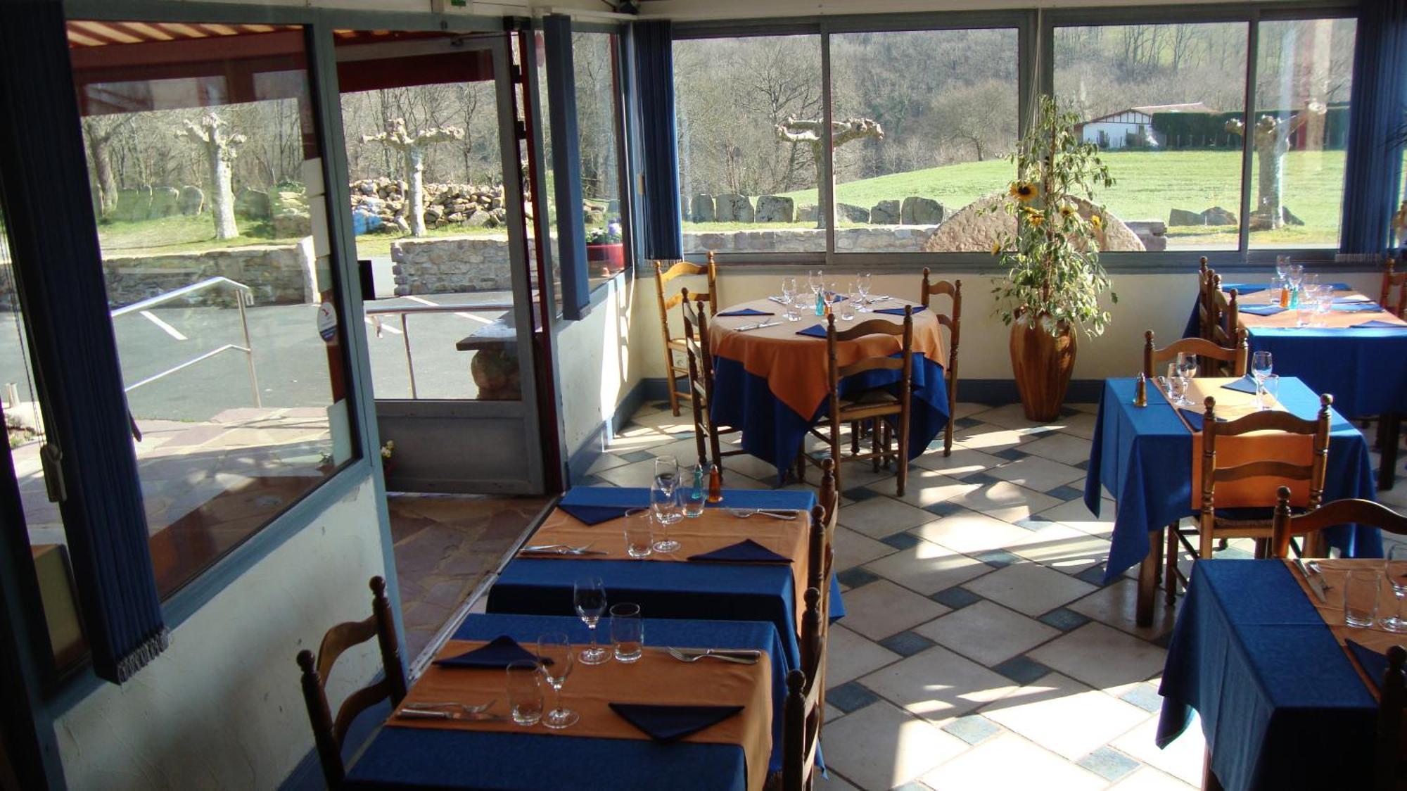 סאר Hotel Pikassaria מראה חיצוני תמונה