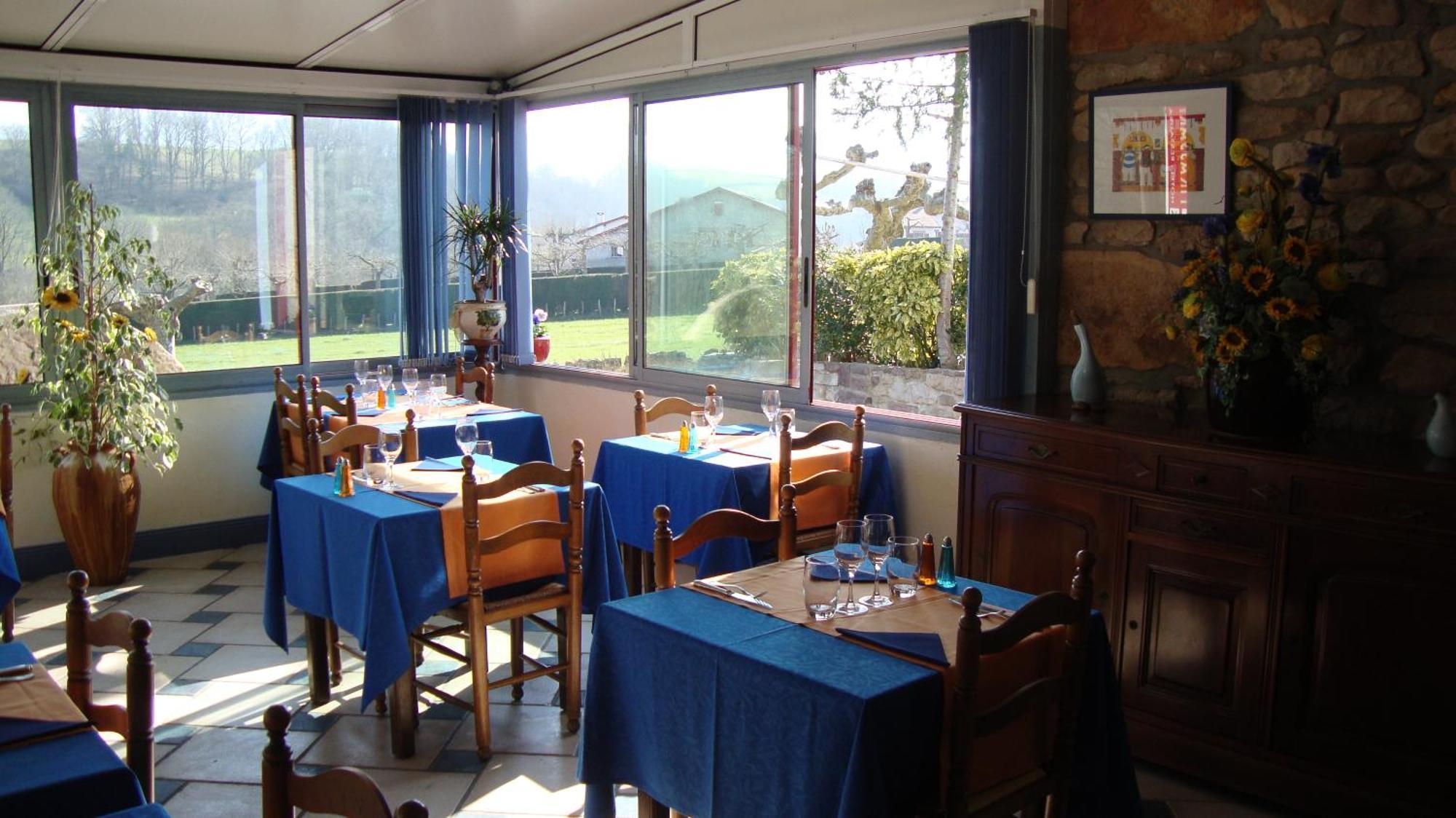 סאר Hotel Pikassaria מראה חיצוני תמונה
